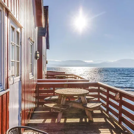 Seaside Retreat With Boats & Fishing Nyaraló Brekstad