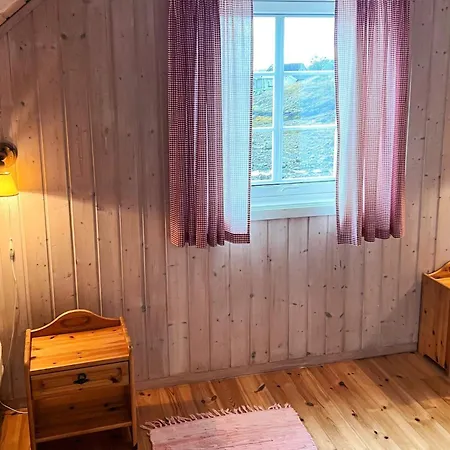 Feriehus Seaside Retreat With Boats & Fishing Beian