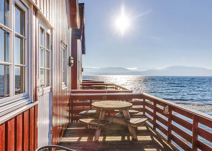 Seaside Retreat With Boats & Fishing Nyaraló Brekstad