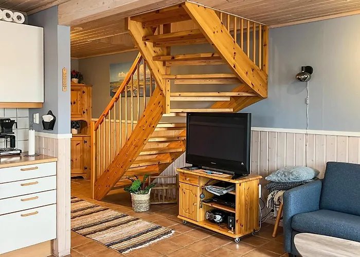 Seaside Retreat With Boats & Fishing Brekstad